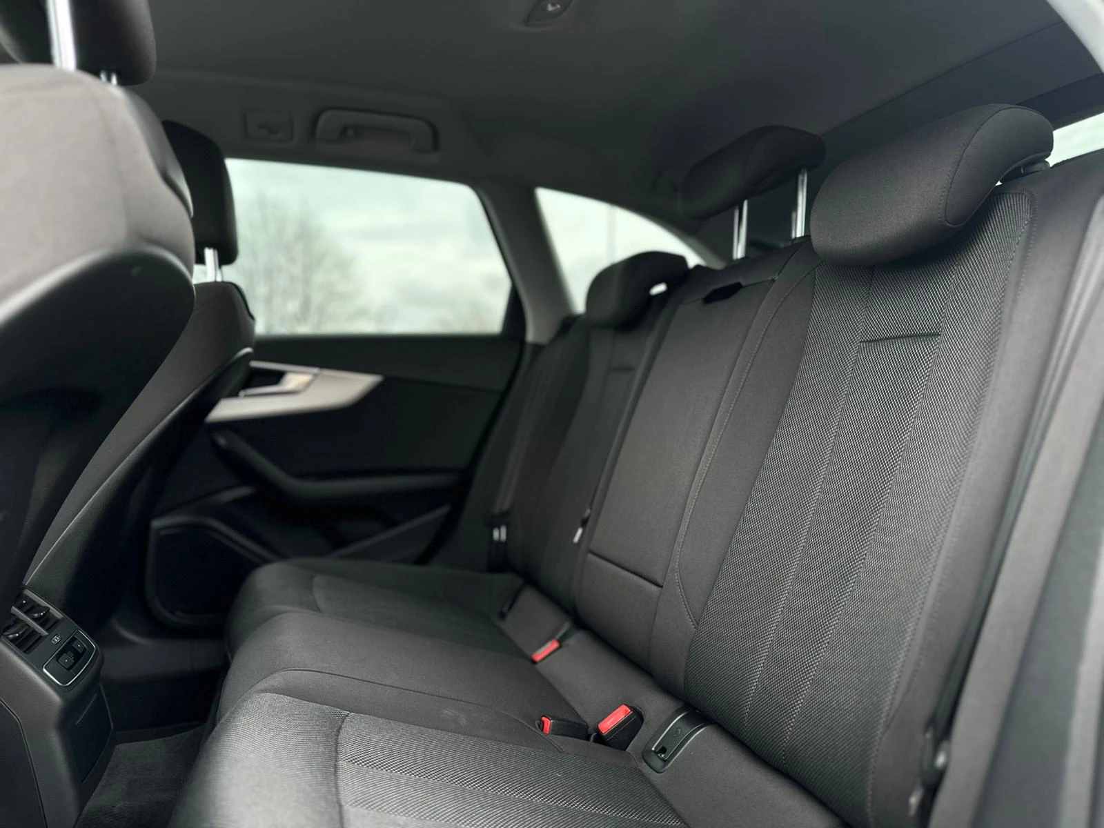 Audi A4 / 35 TDI / BUSINESS / TOP /, снимка 10 - Автомобили и джипове - 54032517