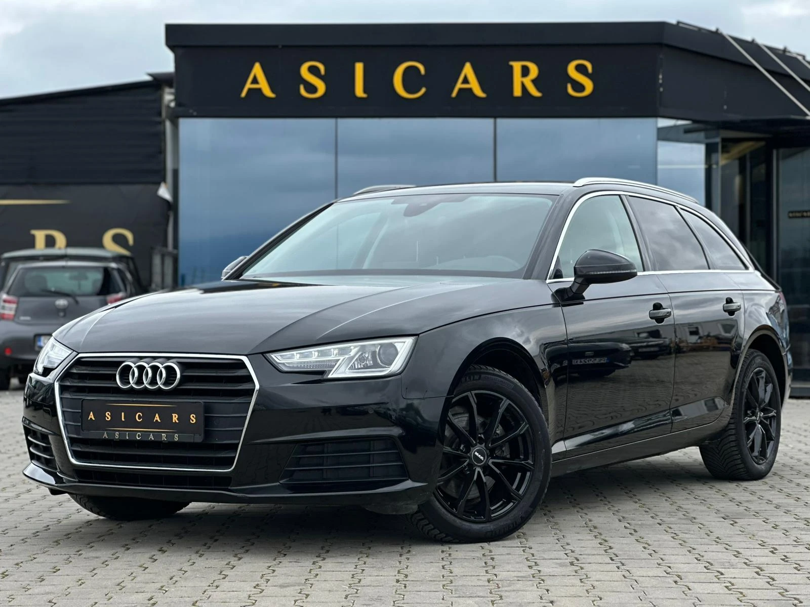 Audi A4 / 35 TDI / BUSINESS / TOP /