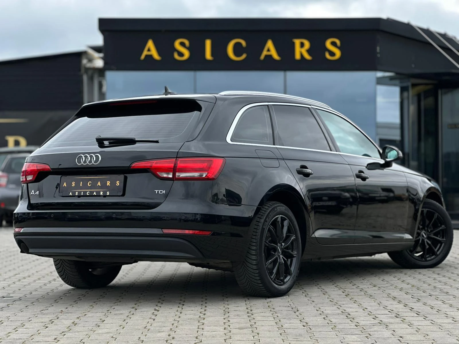 Audi A4 / 35 TDI / BUSINESS / TOP /, снимка 5 - Автомобили и джипове - 54032517