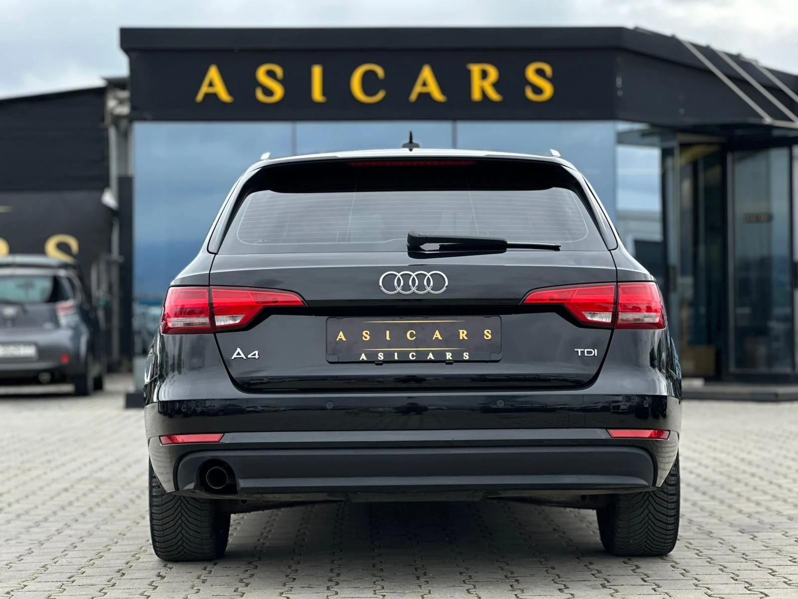 Audi A4 / 35 TDI / BUSINESS / TOP /, снимка 4 - Автомобили и джипове - 54032517