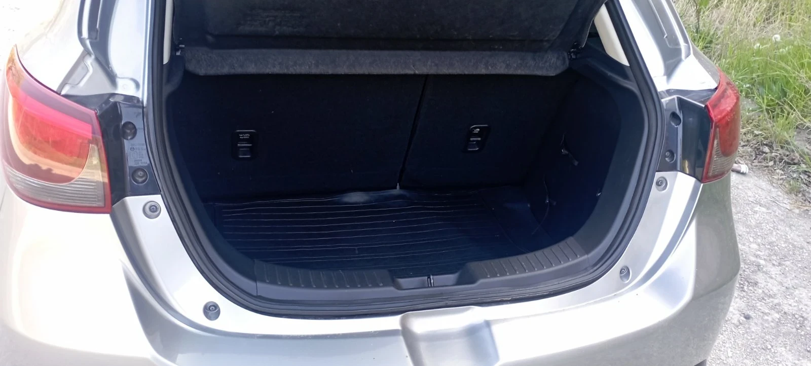 Mazda 2, снимка 6 - Автомобили и джипове - 54230070