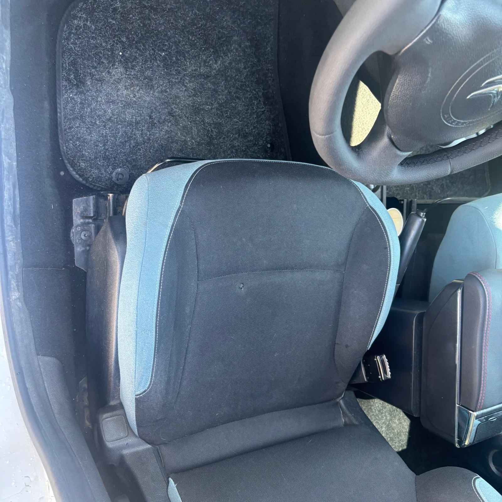 Citroen Berlingo 1.6 92к.с. Евро5, снимка 11 - Автомобили и джипове - 54407193