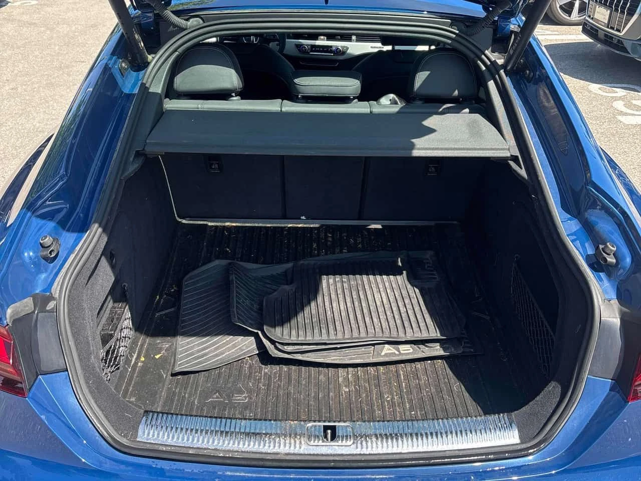 Audi A5 Technik/ПАНОРАМА/ДИСТРОНИК/360, снимка 11 - Автомобили и джипове - 54719172