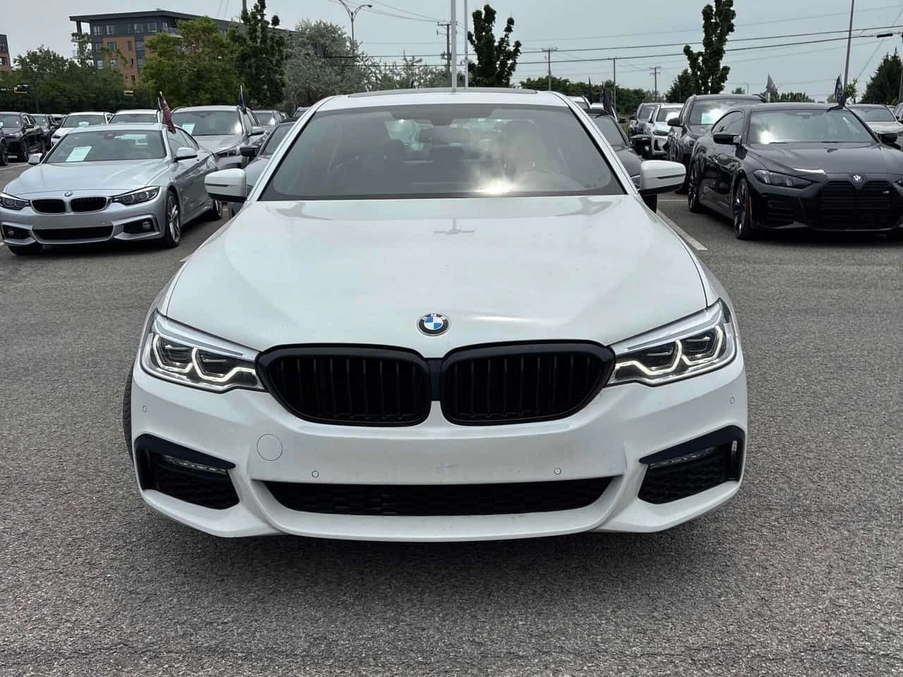 BMW 530 i xDrive/ПОДГРЕВИ/ШИБИДАХ/АВТОФИНАНСИРАНЕ, снимка 2 - Автомобили и джипове - 54795809