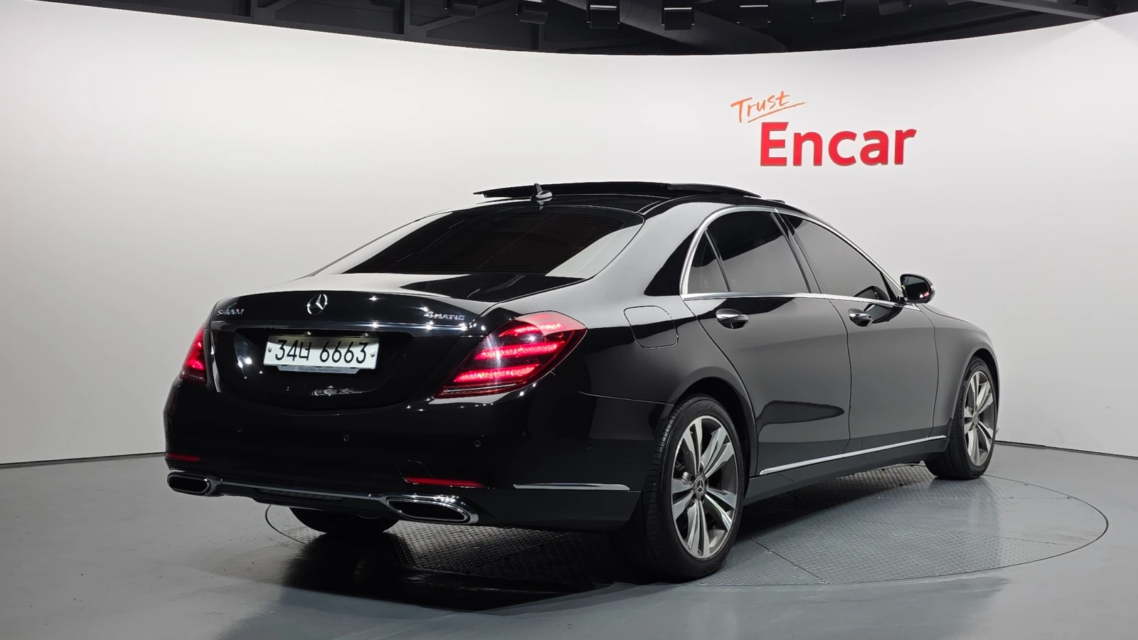 Mercedes-Benz S 400 D* Navi* Burmester* Pano* 360, снимка 2 - Автомобили и джипове - 55279648