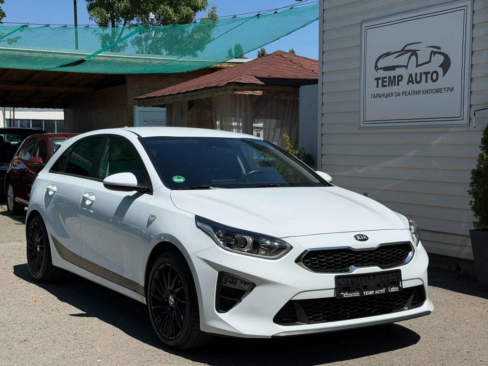 Kia Ceed 1.4i* 100�.�.* � ����� �������� ������� | Mobile.bg � ����������� 3