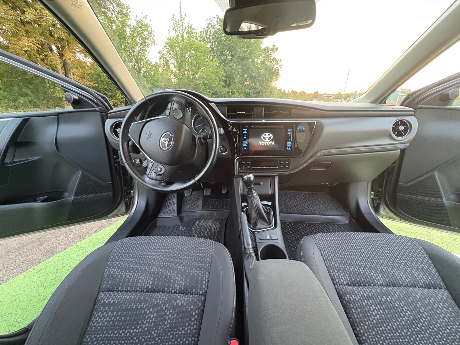 Toyota Corolla, снимка 5 - Автомобили и джипове - 55571905