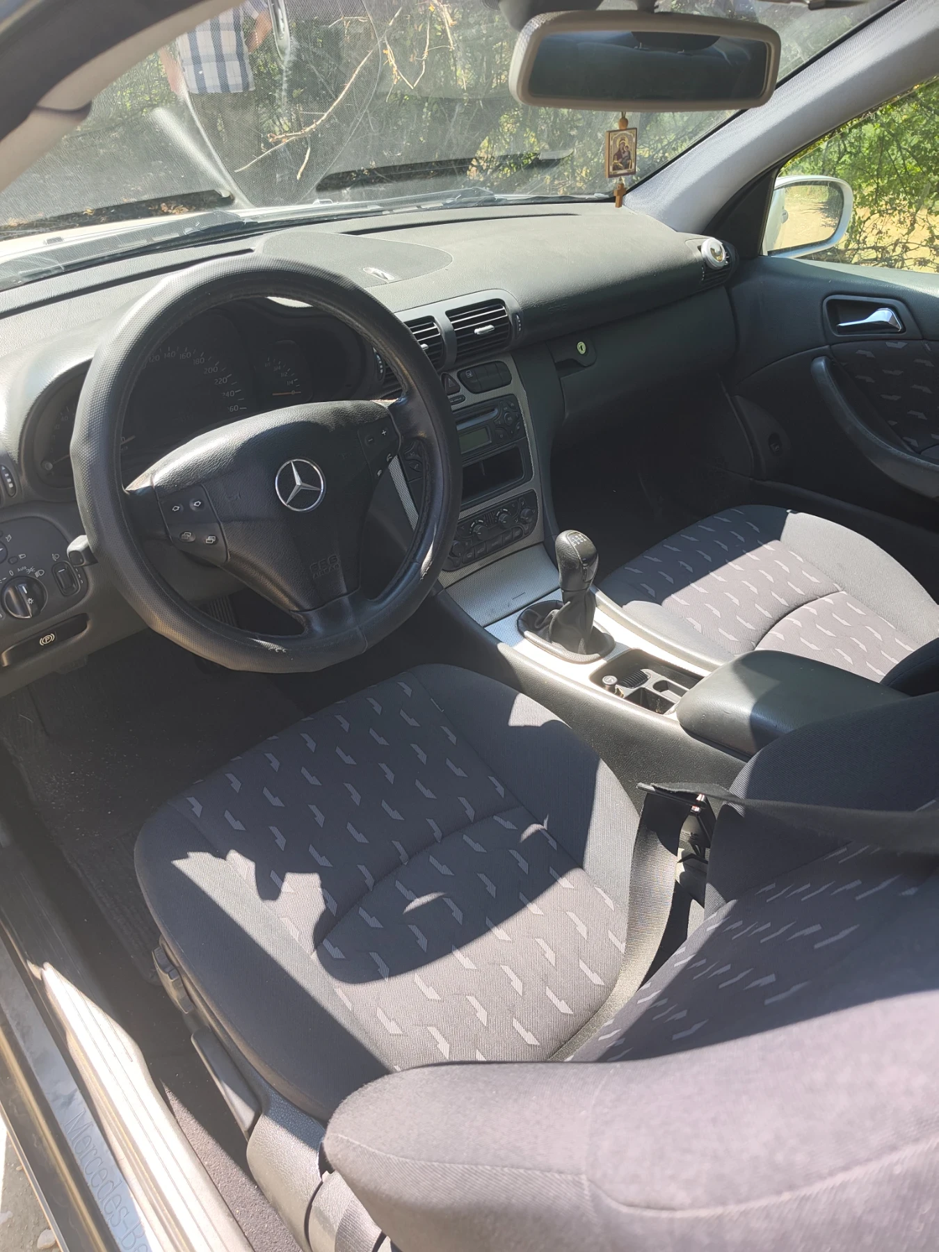 Mercedes-Benz C 220, снимка 4 - Автомобили и джипове - 55749398