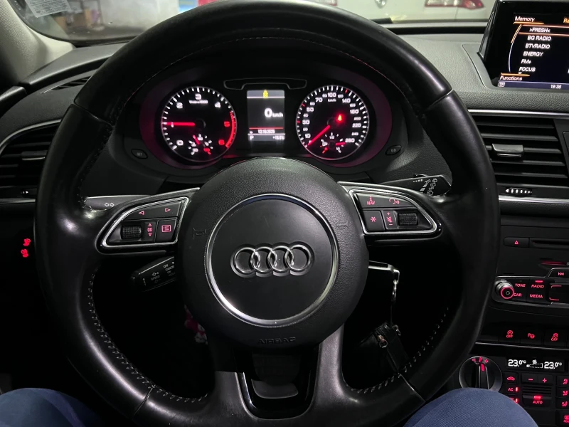 Audi Q3 2.0 TDI, снимка 5 - Автомобили и джипове - 52031233