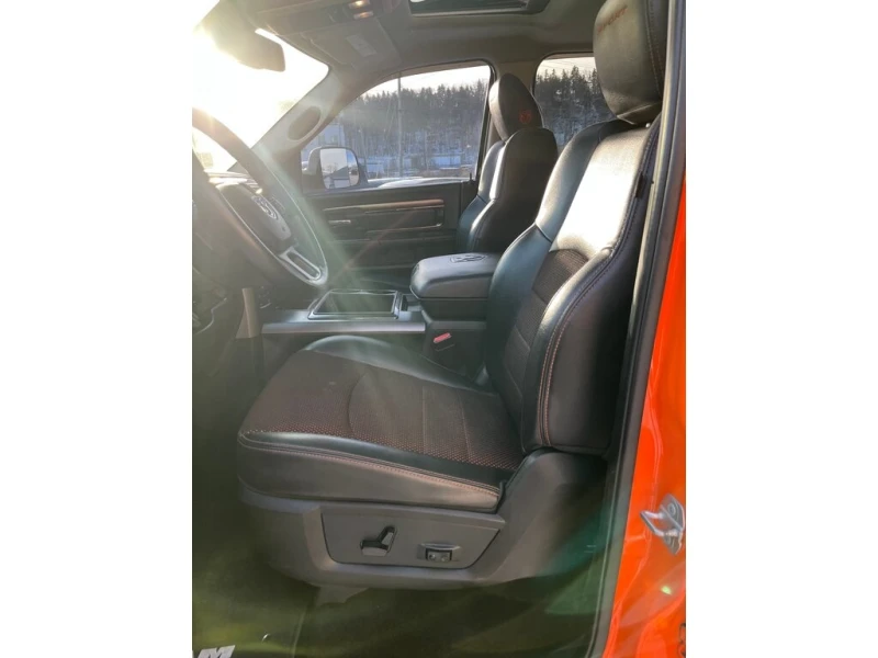 Dodge RAM 1500 * Sport V8 HEMI * CARFAX * ФИНАНСИРАНЕ, снимка 8 - Автомобили и джипове - 52706096