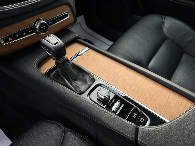 Volvo Xc90 T6 Momentum 7* PANORAMA* KEYLESS* DIGITAL* , снимка 11 - Автомобили и джипове - 52846809