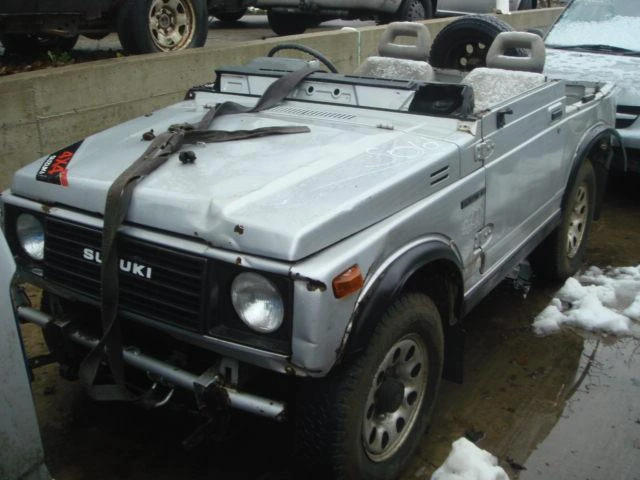 Suzuki Samurai 1.3 5 speed, снимка 1 - Автомобили и джипове - 46834225