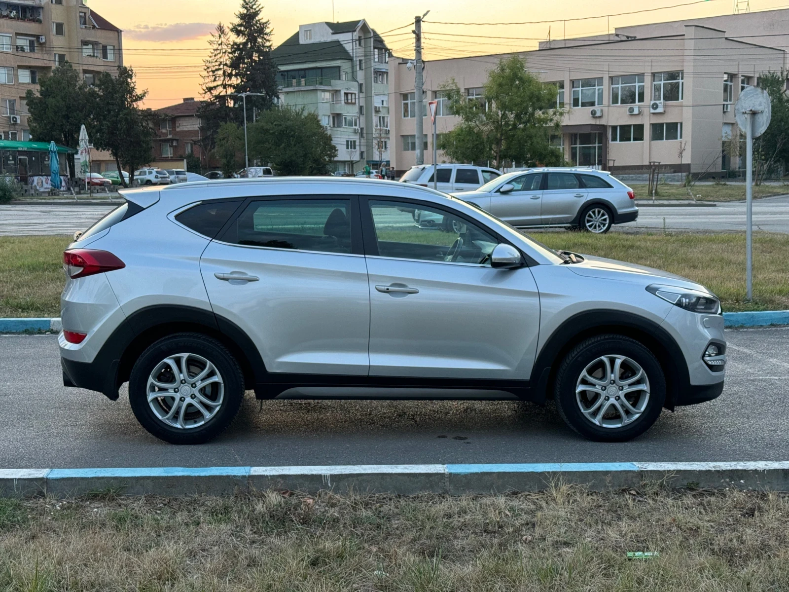 Hyundai Tucson 1.6Т 4х4 * Сервизна история*  - изображение 4