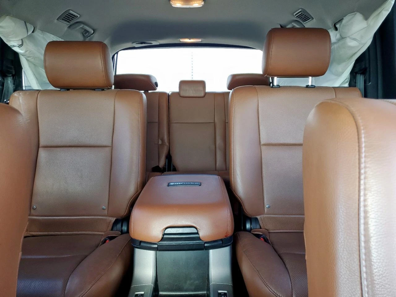 Toyota Sequoia PLATINUM/CARAMEL - изображение 10