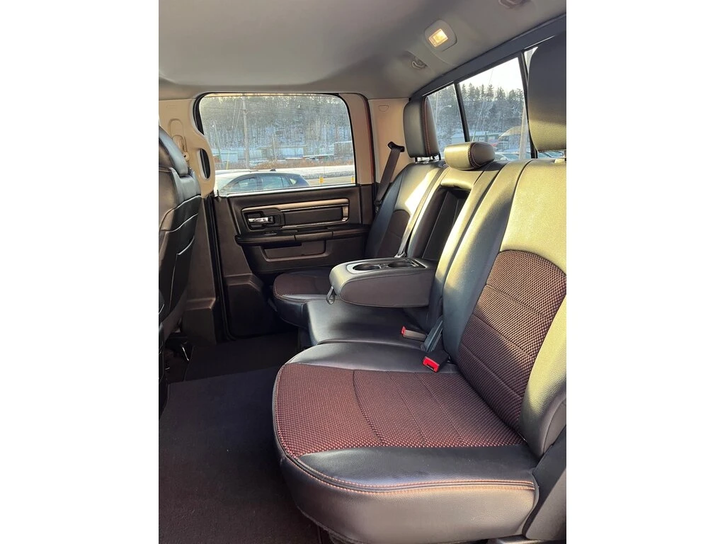 Dodge RAM 1500 * Sport V8 HEMI * CARFAX * ФИНАНСИРАНЕ - изображение 9