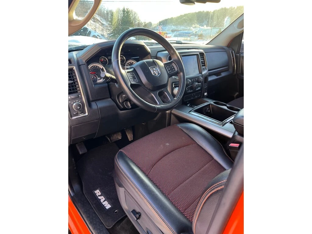 Dodge RAM 1500 * Sport V8 HEMI * CARFAX * ФИНАНСИРАНЕ - изображение 7