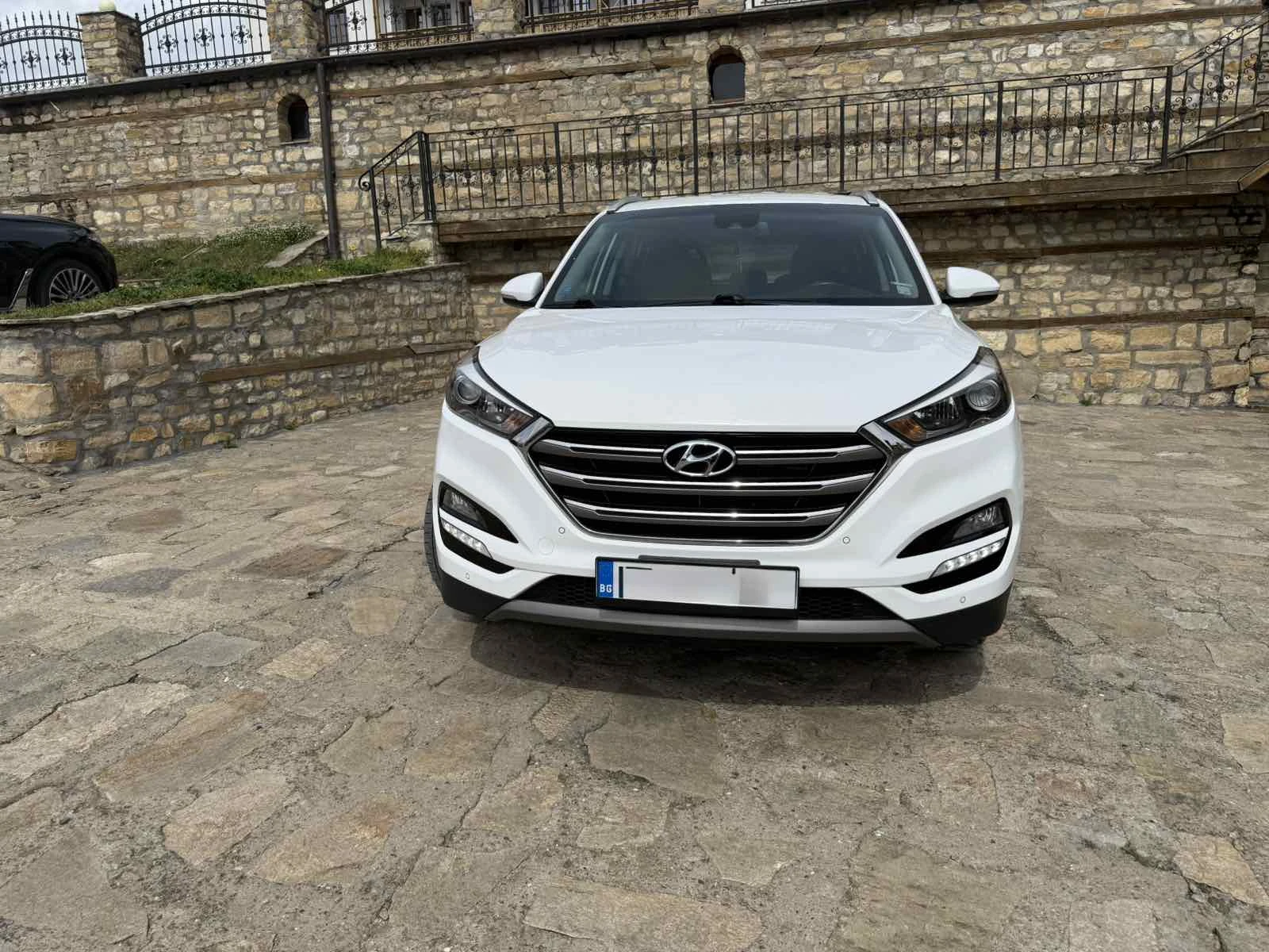 Hyundai Tucson 1.7CRDI * Xpossible * NAVI * СМЕНЕНА ВЕРИГА* , снимка 5 - Автомобили и джипове - 54011989