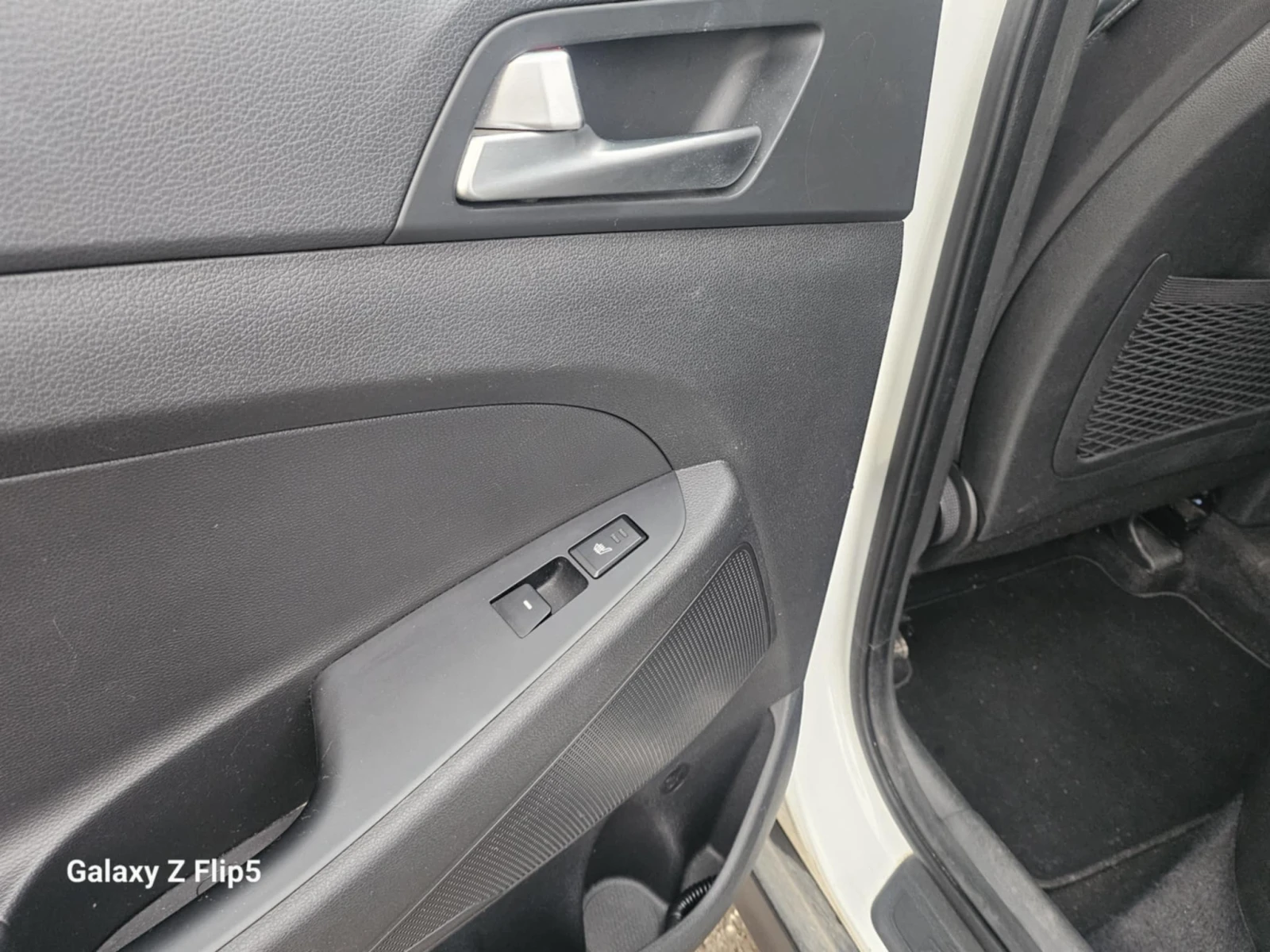 Hyundai Tucson 1.7CRDI * Xpossible * NAVI * СМЕНЕНА ВЕРИГА* , снимка 12 - Автомобили и джипове - 54011989