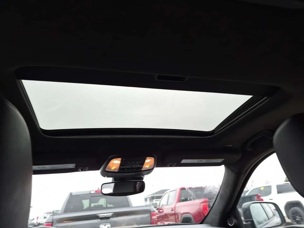 Dodge Durango R/T PLUS| 360 KAMEРИ| PANO| ОБДУХВАНЕ| , снимка 12 - Автомобили и джипове - 54107058