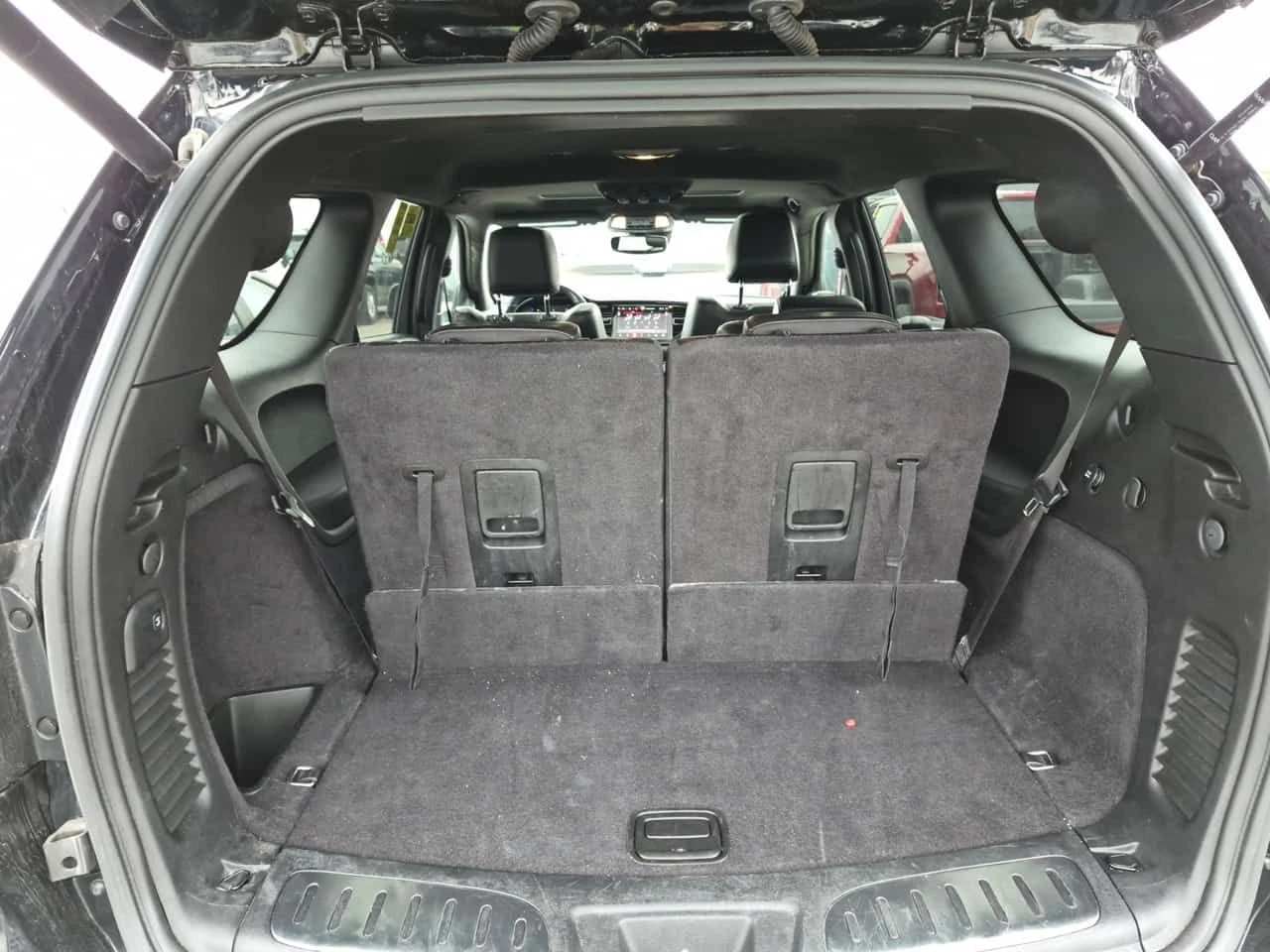 Dodge Durango R/T PLUS| 360 KAMEРИ| PANO| ОБДУХВАНЕ| , снимка 14 - Автомобили и джипове - 54107058