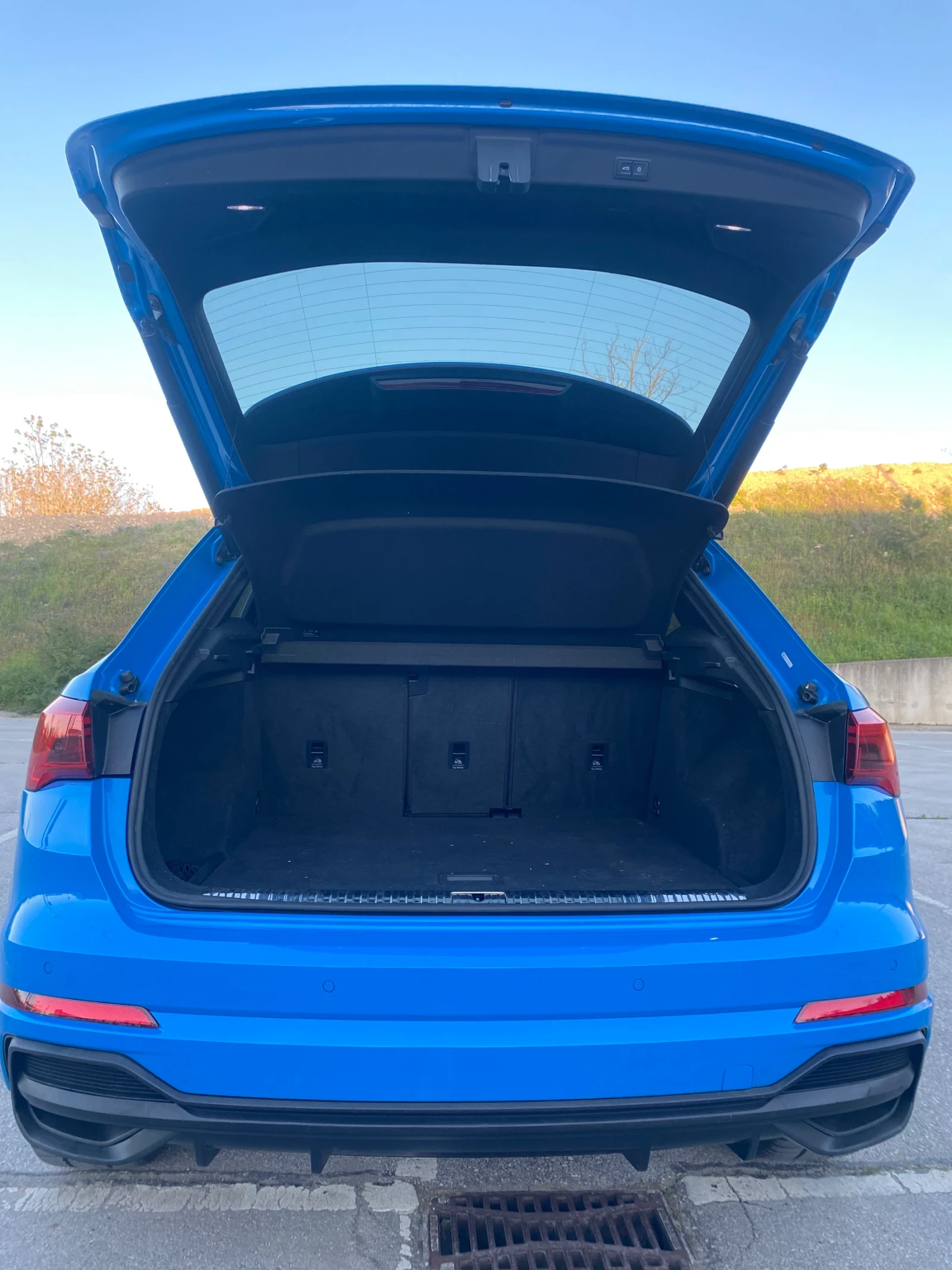 Audi Q3, снимка 8 - Автомобили и джипове - 54322552