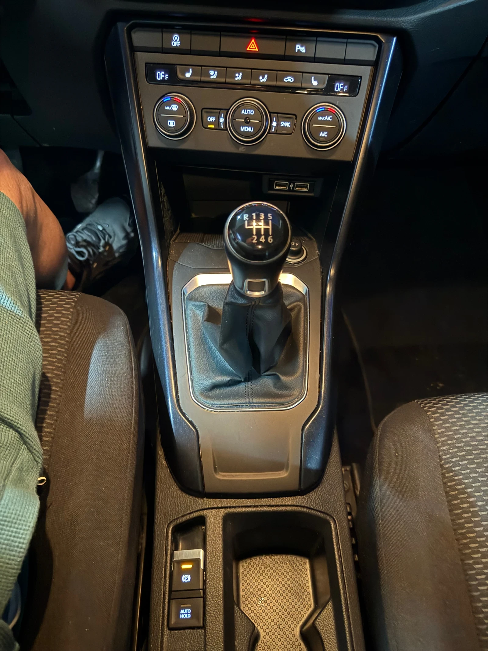 VW T-Roc, снимка 5 - Автомобили и джипове - 55056097