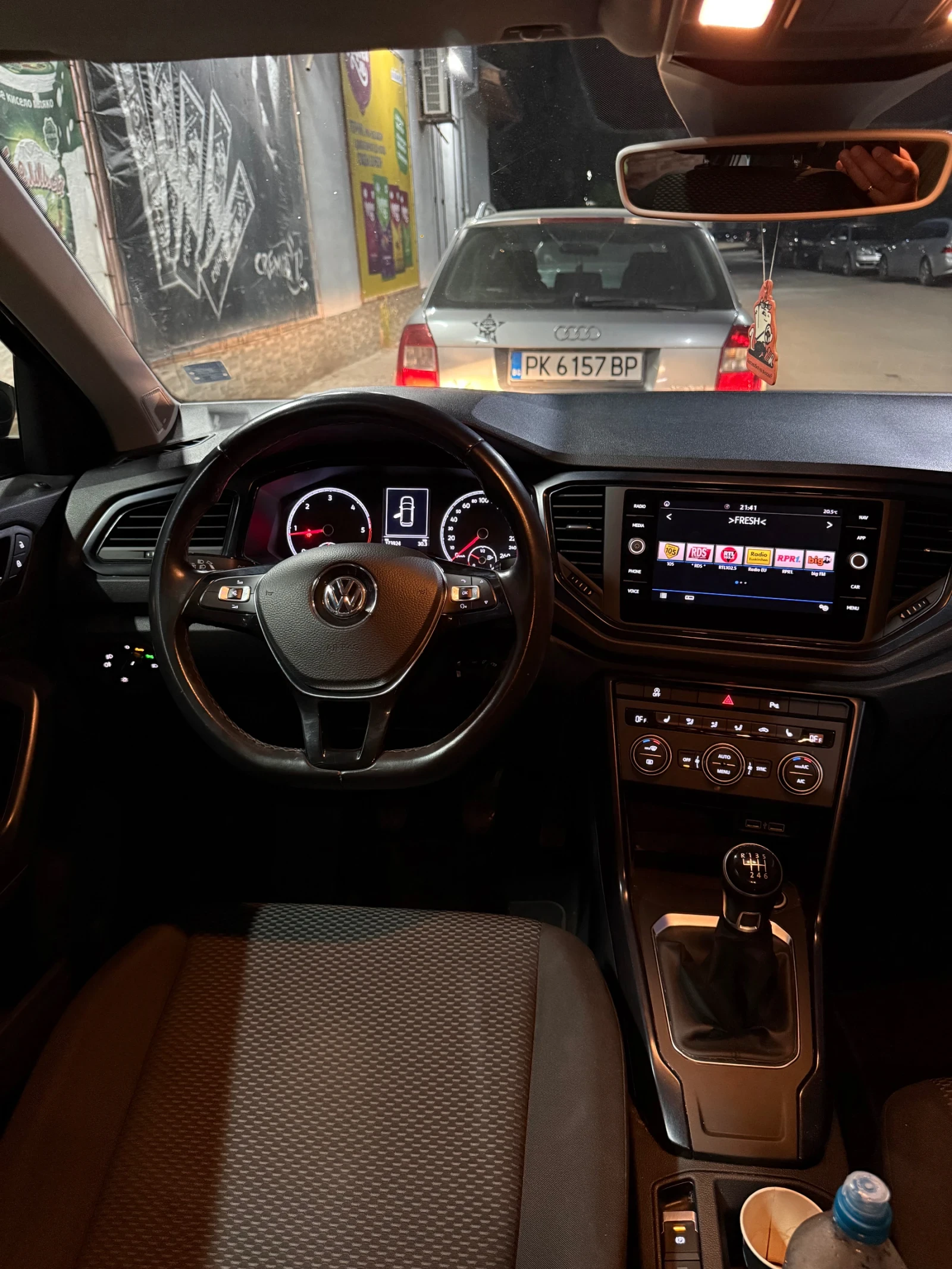 VW T-Roc, снимка 4 - Автомобили и джипове - 55056097