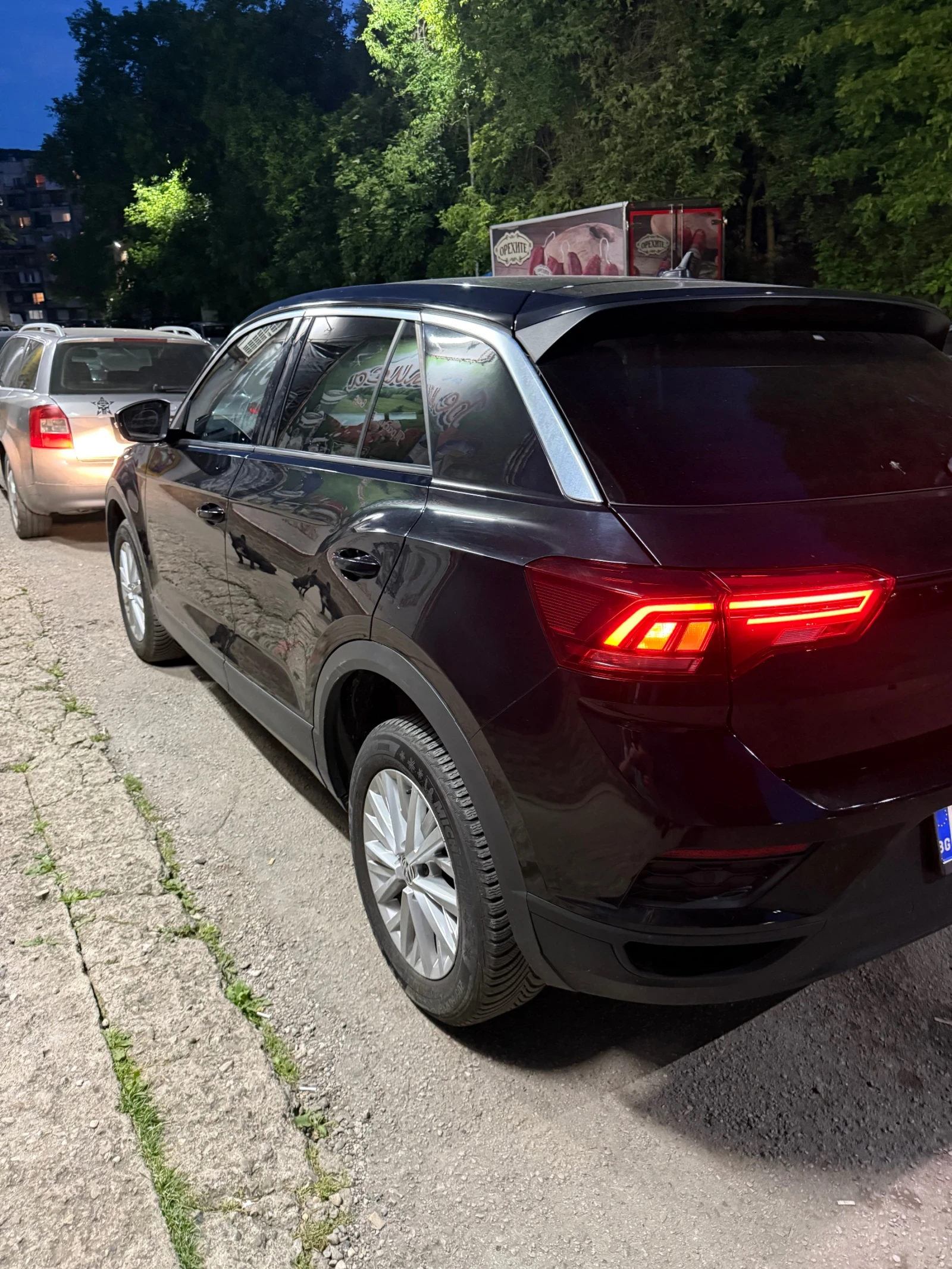 VW T-Roc, снимка 12 - Автомобили и джипове - 55056097