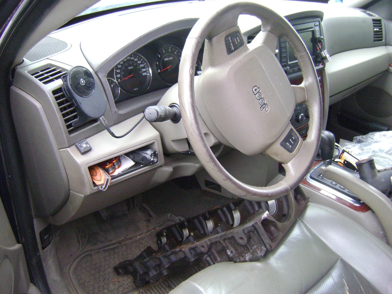 Jeep Grand cherokee WK, снимка 4 - Автомобили и джипове - 55144420
