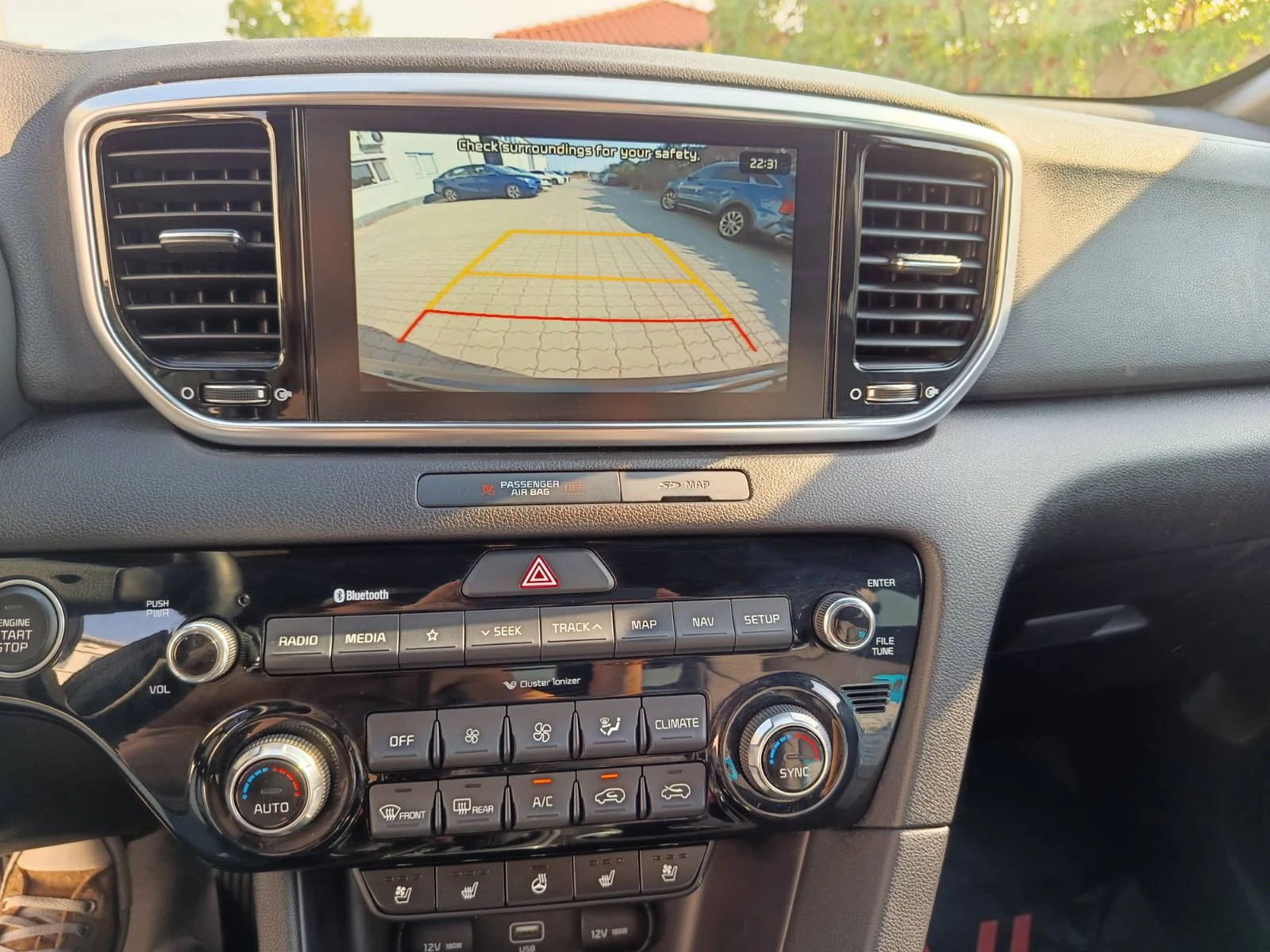 Kia Sportage 2.0 MPI, снимка 10 - Автомобили и джипове - 55796169