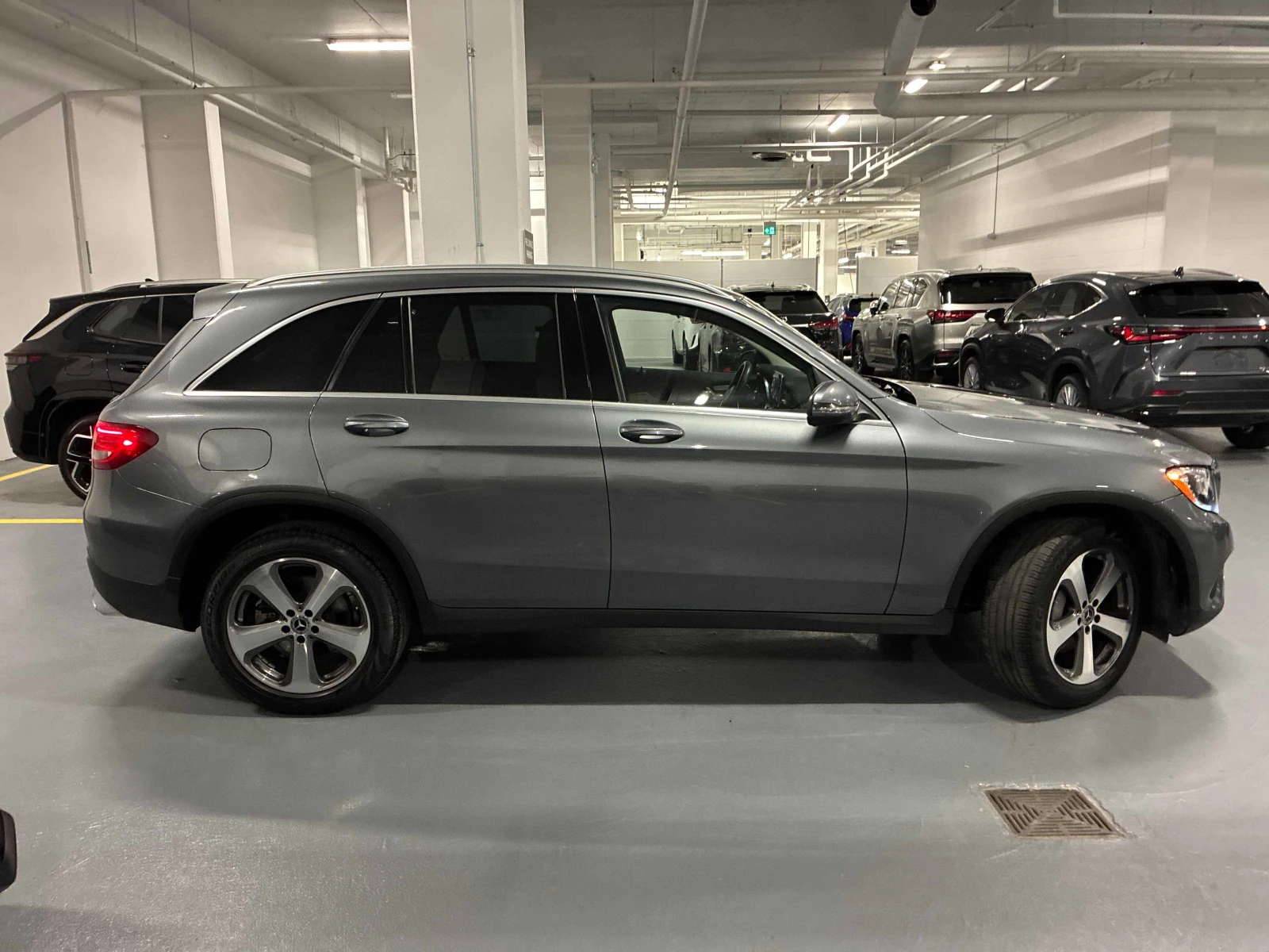 Mercedes-Benz GLC 300 * CARFAX * ОПЦИЯ ЗА ФИНАНСИРАНЕ, снимка 16 - Автомобили и джипове - 55823178