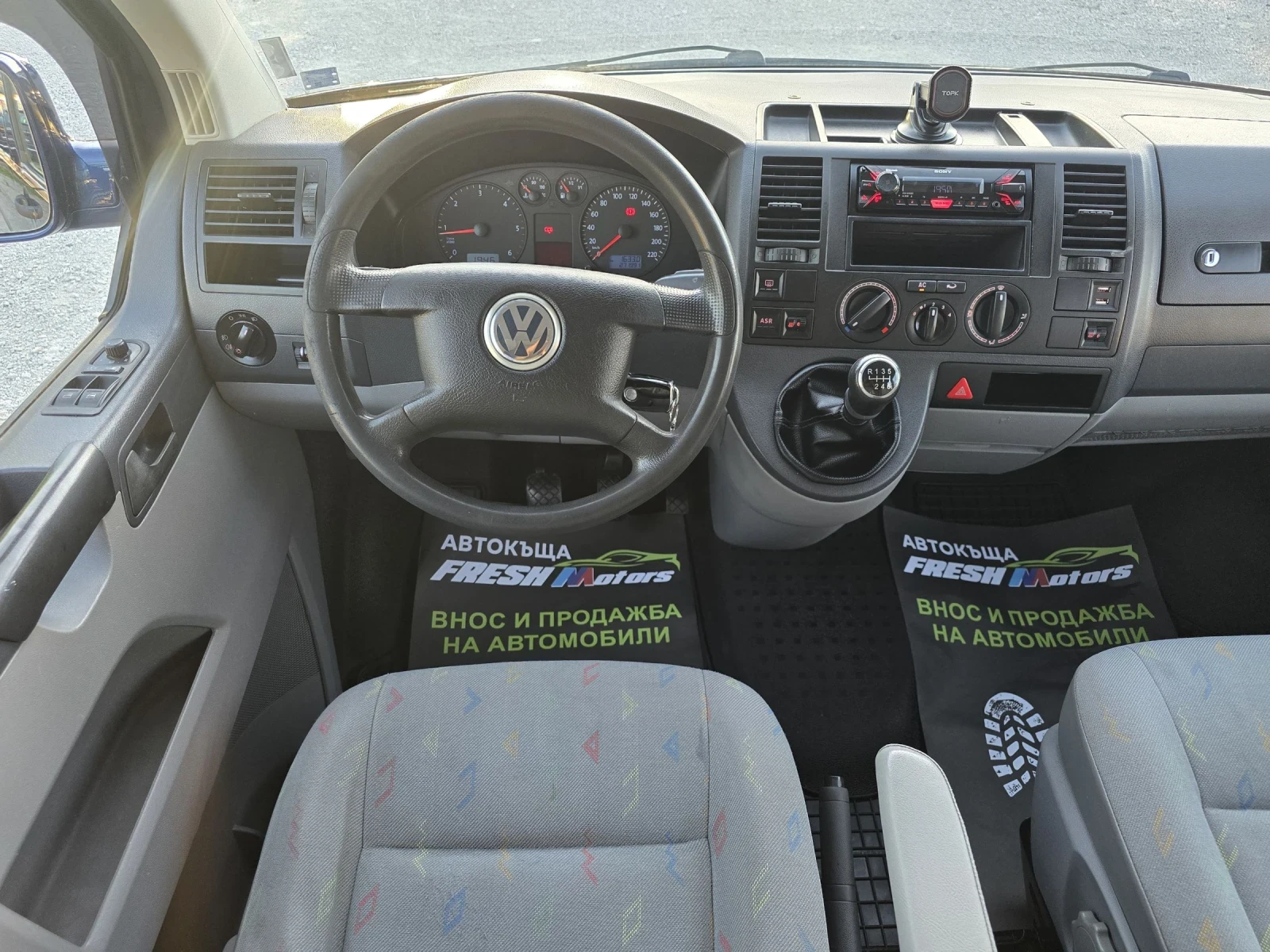 VW Transporter 2.5 TDI 131 К.С. 5 МЕСТЕН / КЛИМА / ОБСЛУЖЕН - изображение 8