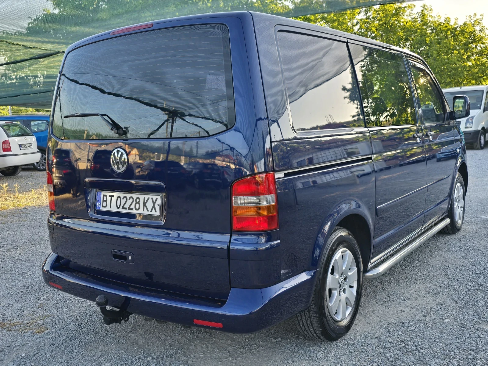 VW Transporter 2.5 TDI 131 К.С. 5 МЕСТЕН / КЛИМА / ОБСЛУЖЕН - изображение 4