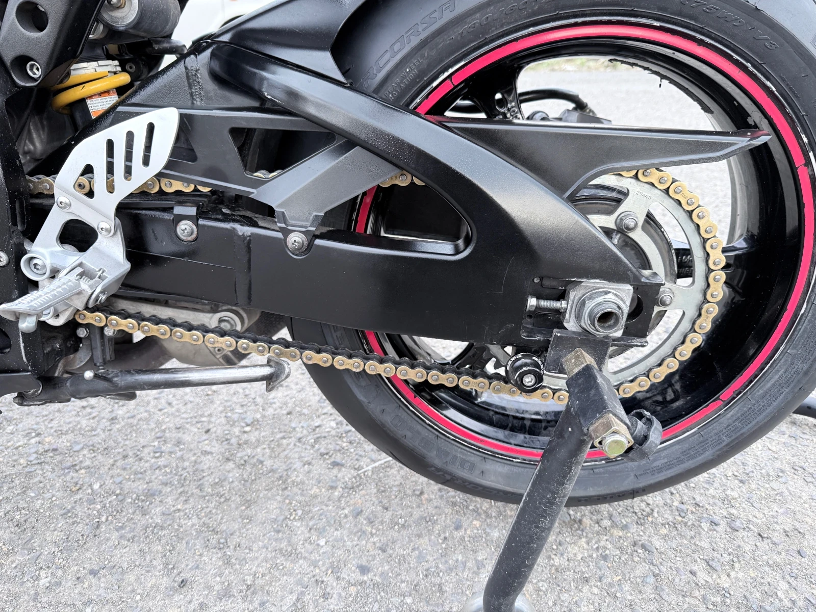 Suzuki Gsxr K7 750, обслужен, шифтър, снимка 11 - Мотоциклети и мототехника - 54046483