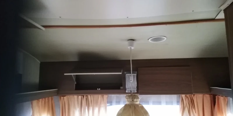 Каравана Adria L 450qr , снимка 14 - Каравани и кемпери - 52283672