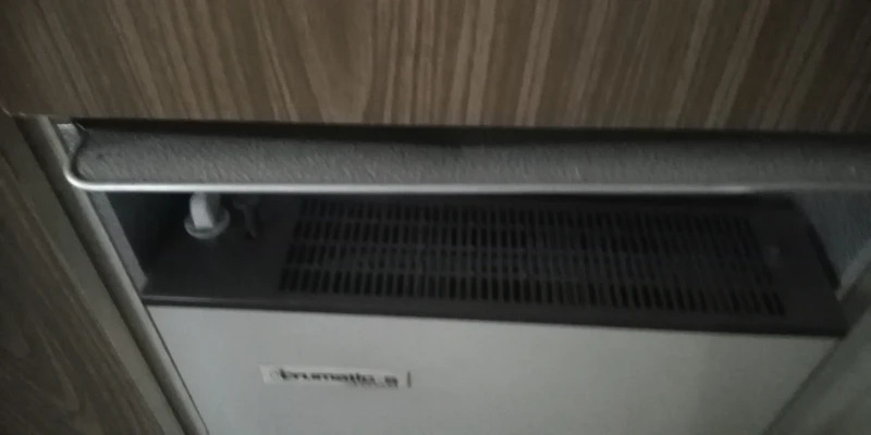 Каравана Adria L 450qr , снимка 6 - Каравани и кемпери - 52283672