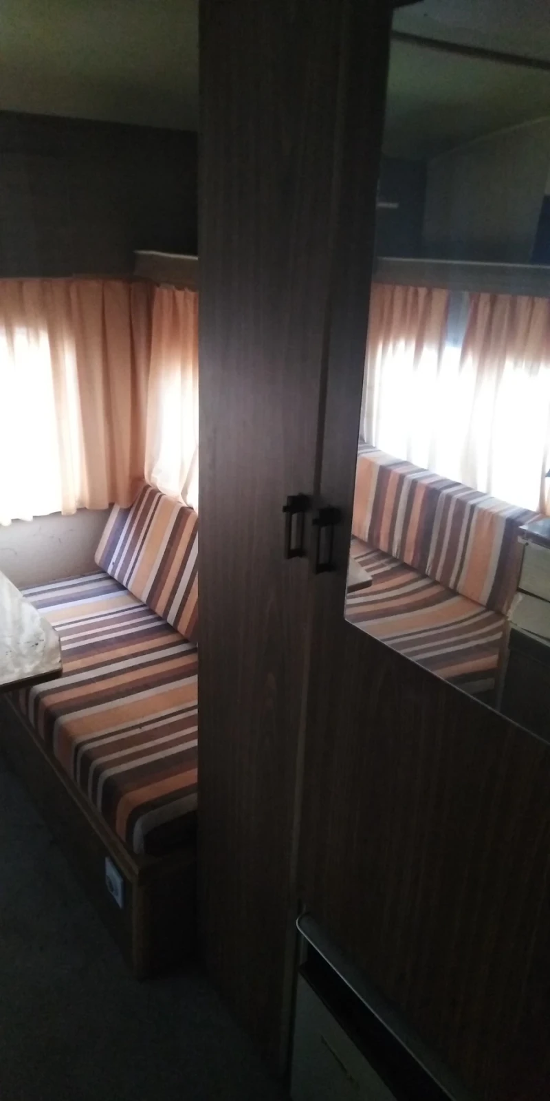 Каравана Adria L 450qr , снимка 8 - Каравани и кемпери - 52283672