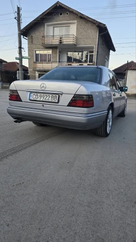Mercedes-Benz 124 Е250, снимка 5