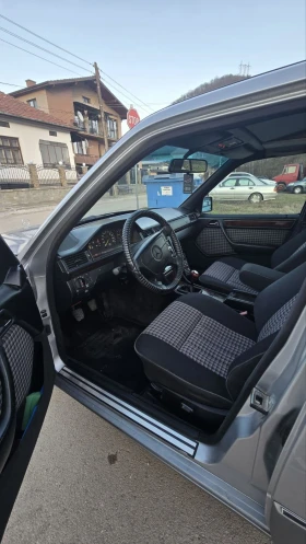 Mercedes-Benz 124 Е250 - 6000 € / 11734.98 лв. - 18124350 15