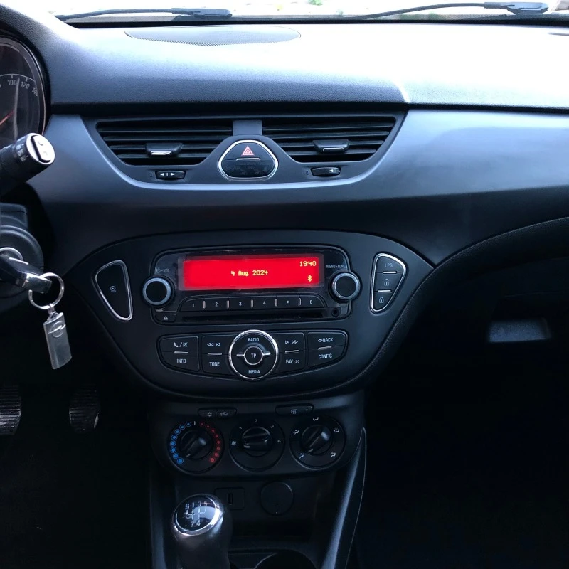 Opel Corsa 1.4 LPG 90Hp, снимка 8 - Автомобили и джипове - 46802165