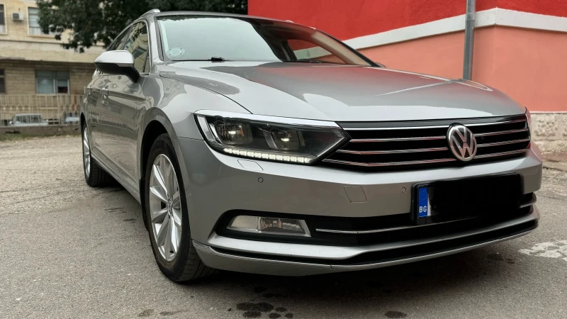 VW Passat B8 Highline 2.0TDI 190к.с. EURO 6B Distronic, снимка 4 - Автомобили и джипове - 49122438