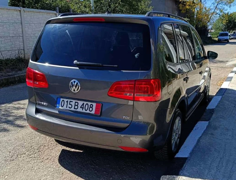 VW Touran 7 места, 1, 6TDI 105к.с. Топ състояние, снимка 5 - Автомобили и джипове - 47434960