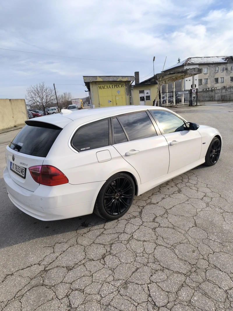 BMW 330, снимка 13 - Автомобили и джипове - 48783325