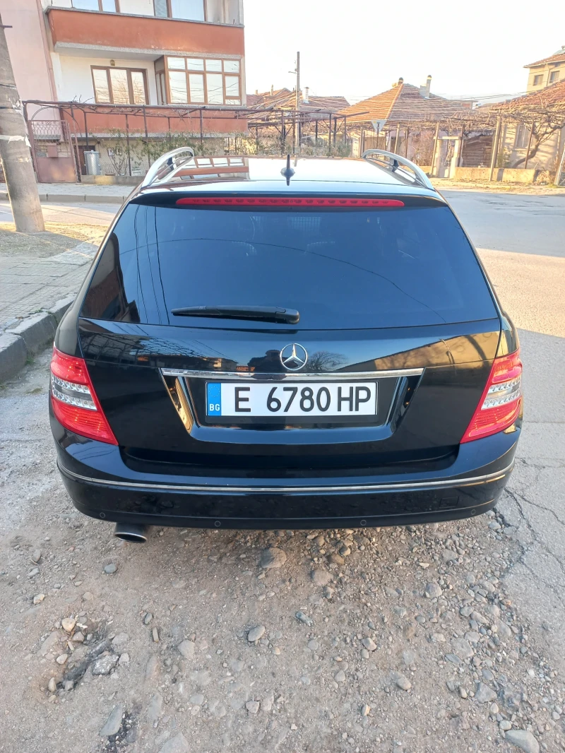 Mercedes-Benz C 220, снимка 2 - Автомобили и джипове - 49445991