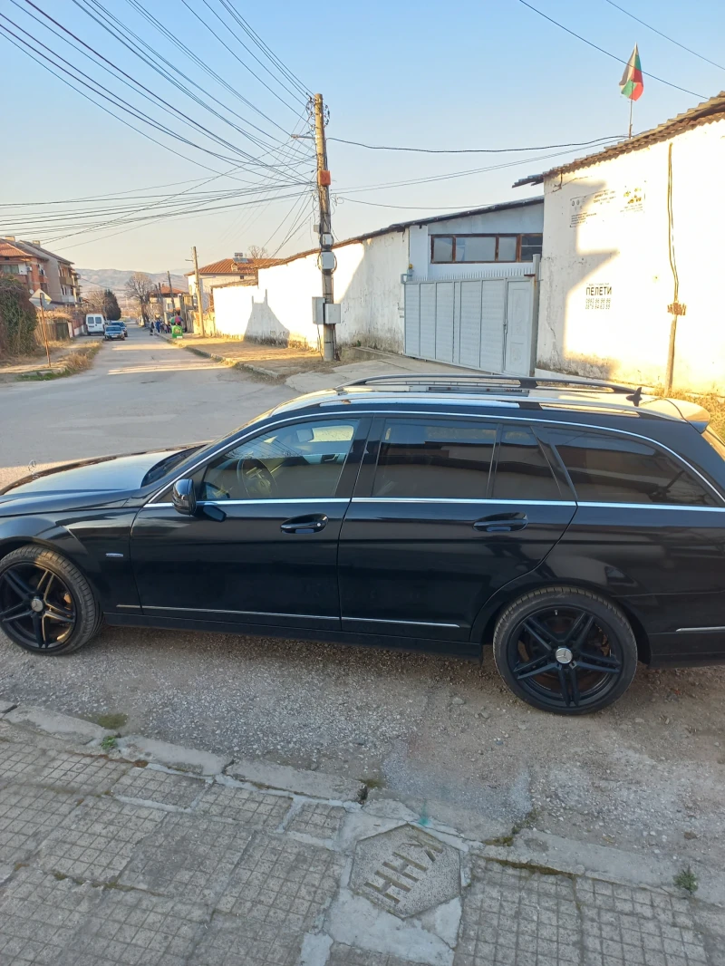 Mercedes-Benz C 220, снимка 4 - Автомобили и джипове - 49445991