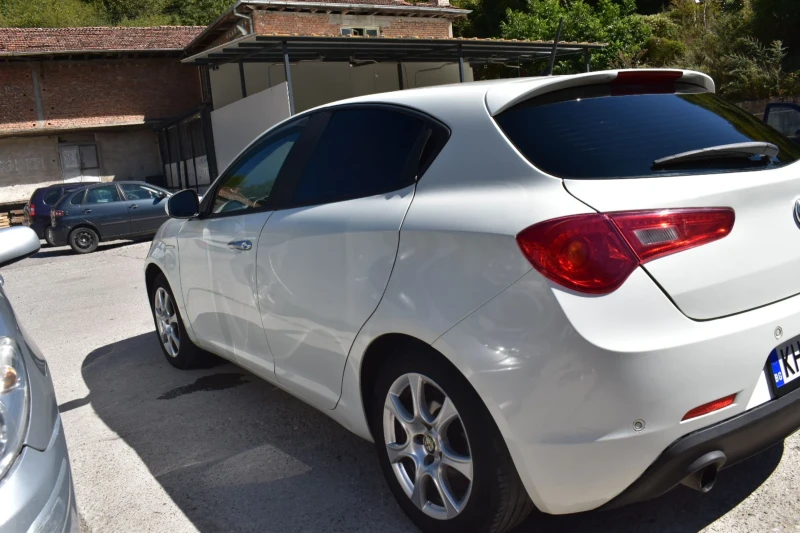 Alfa Romeo Giulietta, снимка 5 - Автомобили и джипове - 51984347