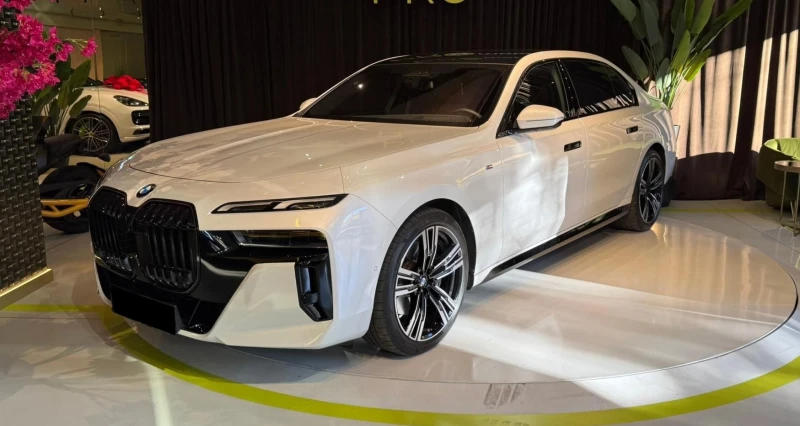 BMW 740 d xDrive M-Sport Pack, снимка 4 - Автомобили и джипове - 52390244