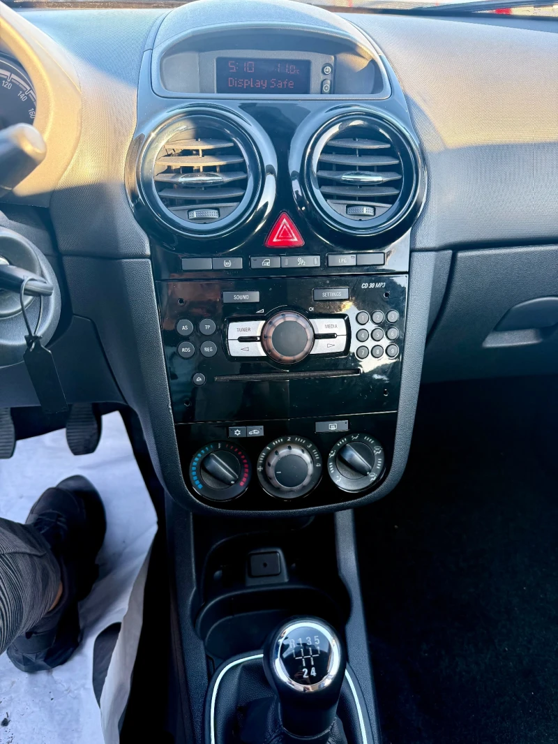 Opel Corsa 1.2 B/GPL, снимка 10 - Автомобили и джипове - 53146155