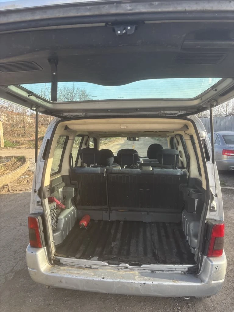 Citroen Berlingo 1.4i, снимка 7 - Автомобили и джипове - 49593574