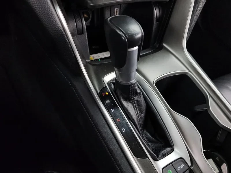 Honda Accord 1.5 TURBO, снимка 9 - Автомобили и джипове - 55207385